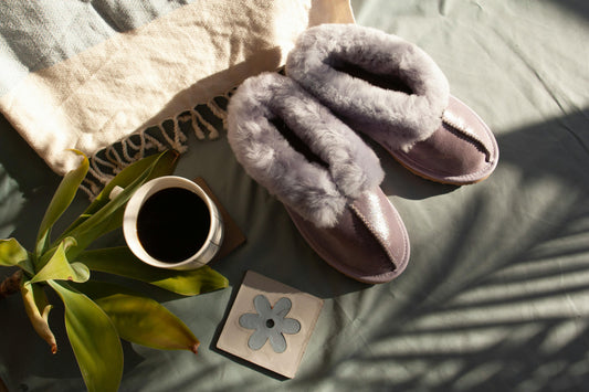 Chaussons fourrés : les meilleurs modèles pour garder vos pieds au chaud